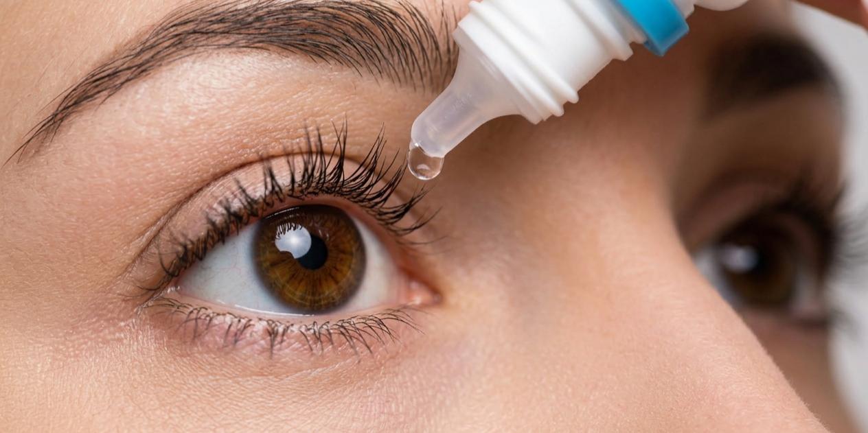 Mata Sering Terasa Kering Saat Pakai Softlens? Ini Solusinya!